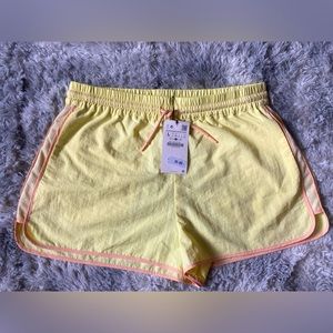 Zara short size L